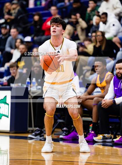 Thumbnail 2 in Reynoldsburg vs. Centerville photogallery.