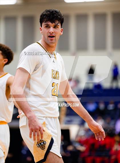 Thumbnail 2 in Reynoldsburg vs. Centerville photogallery.