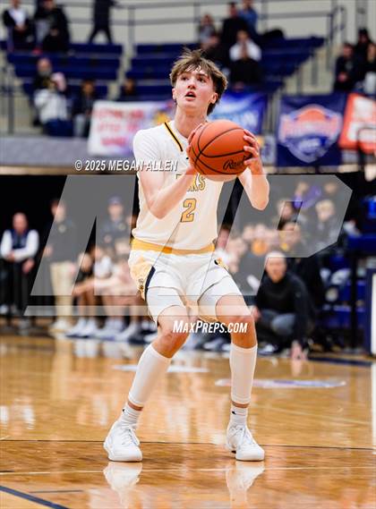 Thumbnail 2 in Reynoldsburg vs. Centerville photogallery.