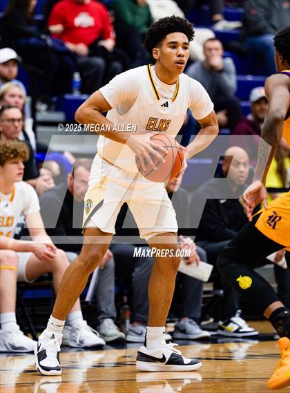 Thumbnail 3 in Reynoldsburg vs. Centerville photogallery.