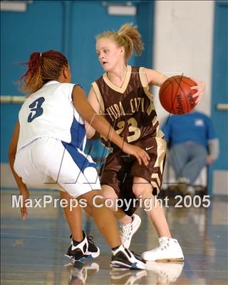 Thumbnail 2 in Yuba City vs. Valley (Bulldog Classic) photogallery.
