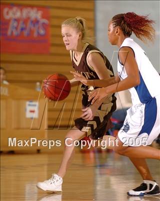 Thumbnail 3 in Yuba City vs. Valley (Bulldog Classic) photogallery.