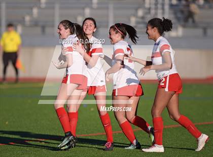 Thumbnail 3 in University vs Marin Academy photogallery.