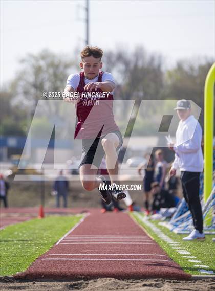 Thumbnail 2 in Bill Summa Invitational photogallery.