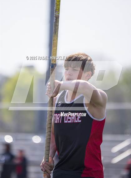 Thumbnail 2 in Bill Summa Invitational photogallery.