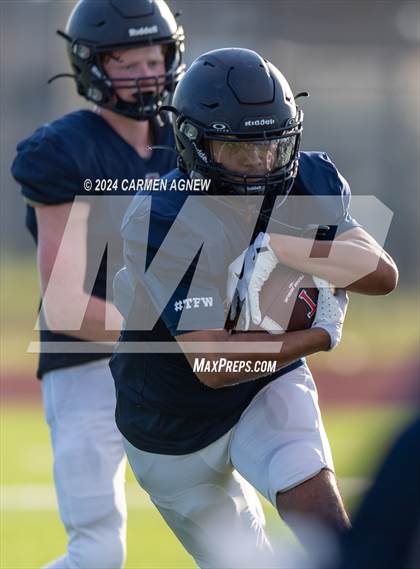 Thumbnail 1 in Tompkins vs Paetow (B teams) photogallery.