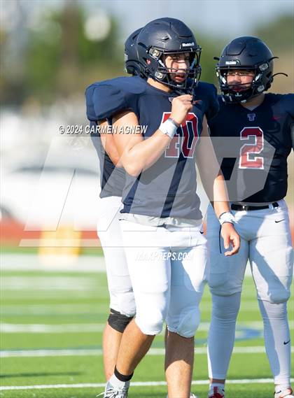 Thumbnail 1 in Tompkins vs Paetow (B teams) photogallery.