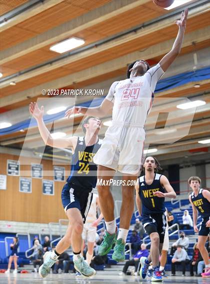 Thumbnail 2 in West Seattle @ Eastside Catholic (3A Boys District 2) photogallery.