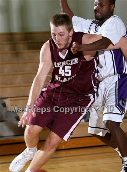 Thumbnail 2 in Mercer Island vs. Rancho Cucamonga (Desert Heat Invitational) photogallery.