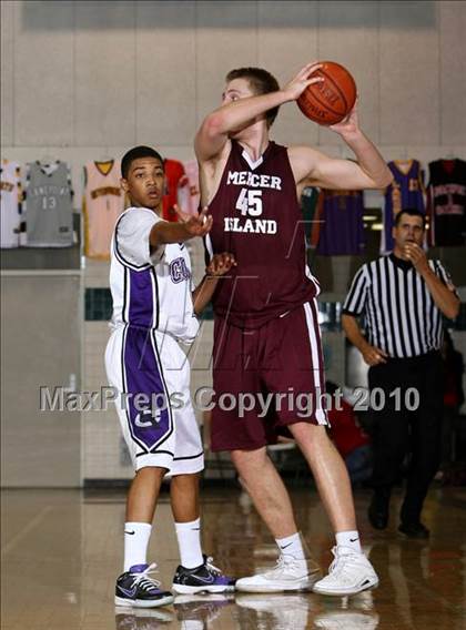Thumbnail 2 in Mercer Island vs. Rancho Cucamonga (Desert Heat Invitational) photogallery.