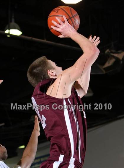 Thumbnail 2 in Mercer Island vs. Rancho Cucamonga (Desert Heat Invitational) photogallery.