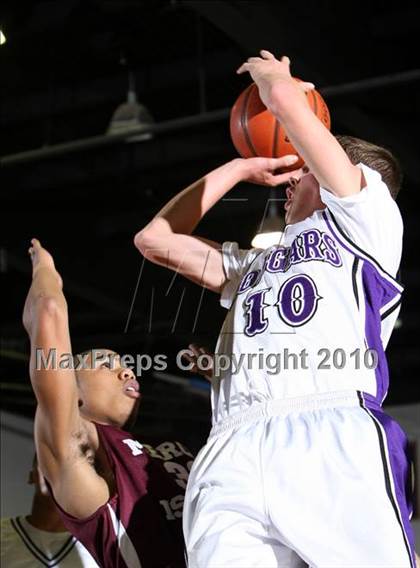 Thumbnail 2 in Mercer Island vs. Rancho Cucamonga (Desert Heat Invitational) photogallery.