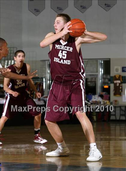 Thumbnail 3 in Mercer Island vs. Rancho Cucamonga (Desert Heat Invitational) photogallery.