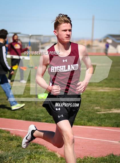 Thumbnail 2 in Highland vs Littlerock vs Eastside (800m) photogallery.
