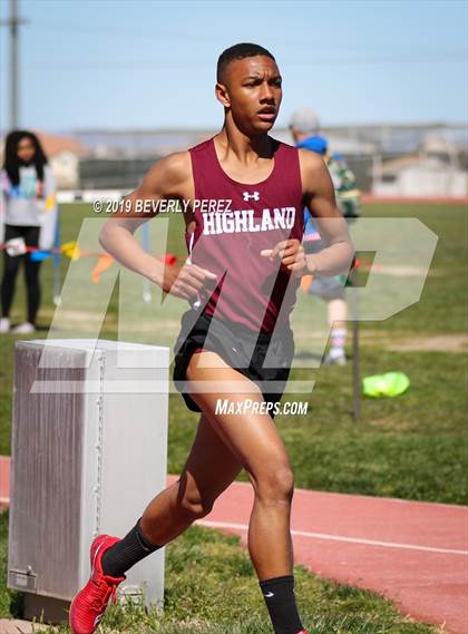 Thumbnail 2 in Highland vs Littlerock vs Eastside (800m) photogallery.