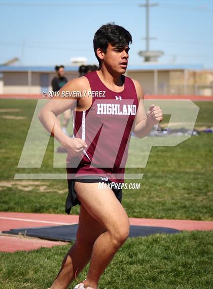 Thumbnail 2 in Highland vs Littlerock vs Eastside (800m) photogallery.