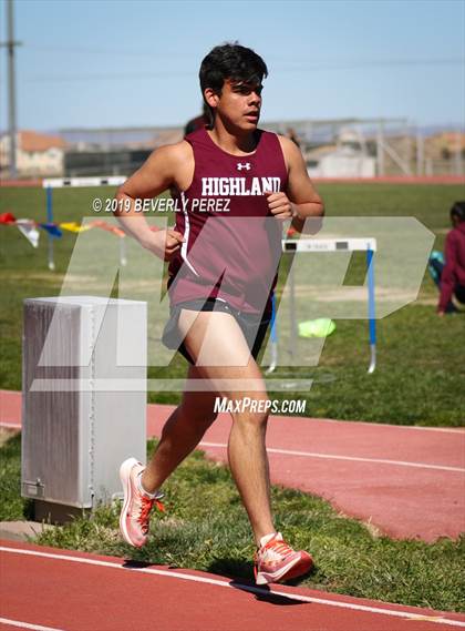 Thumbnail 2 in Highland vs Littlerock vs Eastside (800m) photogallery.