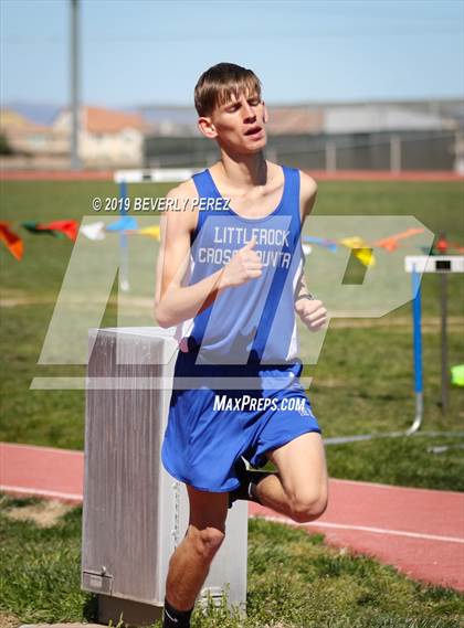 Thumbnail 3 in Highland vs Littlerock vs Eastside (800m) photogallery.