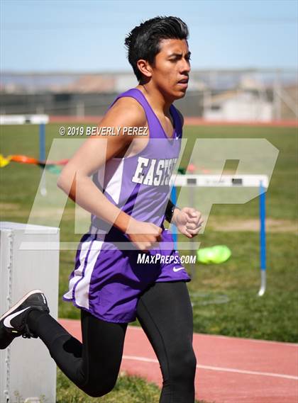 Thumbnail 2 in Highland vs Littlerock vs Eastside (800m) photogallery.