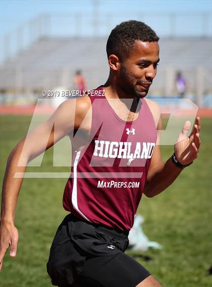 Thumbnail 2 in Highland vs Littlerock vs Eastside (800m) photogallery.