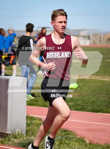 Thumbnail 3 in Highland vs Littlerock vs Eastside (800m) photogallery.