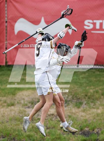 Thumbnail 1 in Legend vs. Arapahoe (CHSAA 5A Semifinals) photogallery.