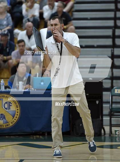 Thumbnail 2 in Loyola vs. Corona Del Mar (CIF SoCal Regional D1 Final) photogallery.