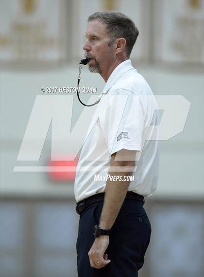 Thumbnail 3 in Loyola vs. Corona Del Mar (CIF SoCal Regional D1 Final) photogallery.
