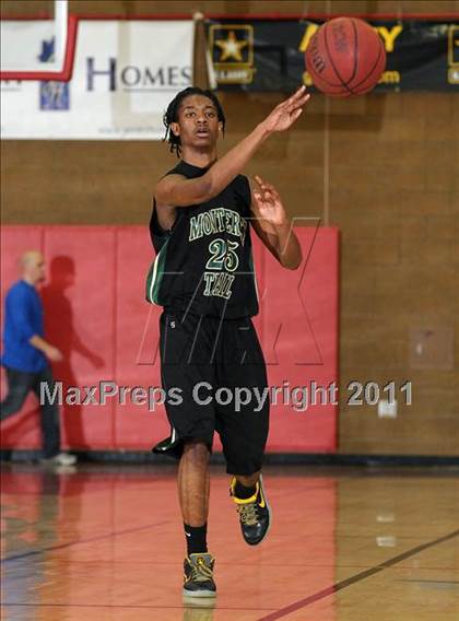 Thumbnail 2 in Monterey Trail vs. Antelope (Common Good Classic) photogallery.