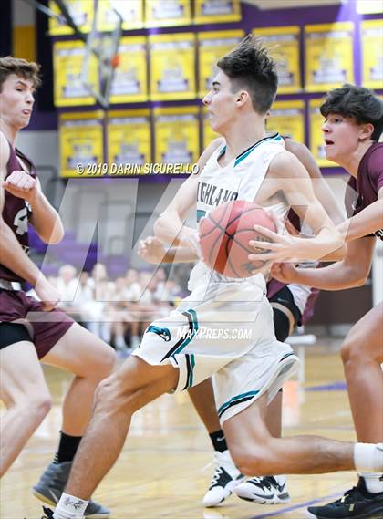 Thumbnail 2 in Highland vs. Desert Mountain (Fear the Hop Tournament)  photogallery.