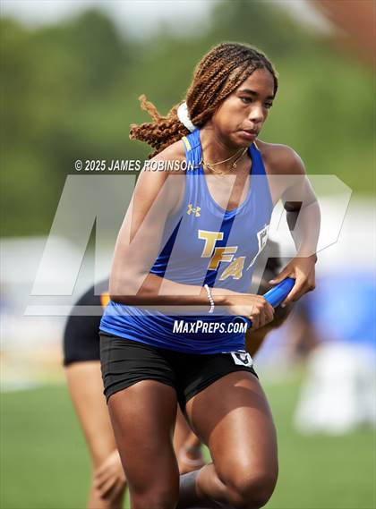 Thumbnail 3 in FHSAA 1A & 3A Finals (4 X 800 Meters) photogallery.
