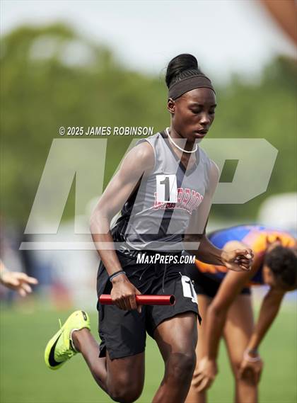Thumbnail 3 in FHSAA 1A & 3A Finals (4 X 800 Meters) photogallery.