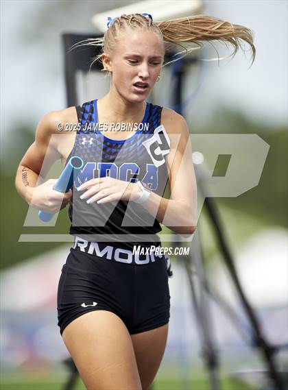 Thumbnail 3 in FHSAA 1A & 3A Finals (4 X 800 Meters) photogallery.