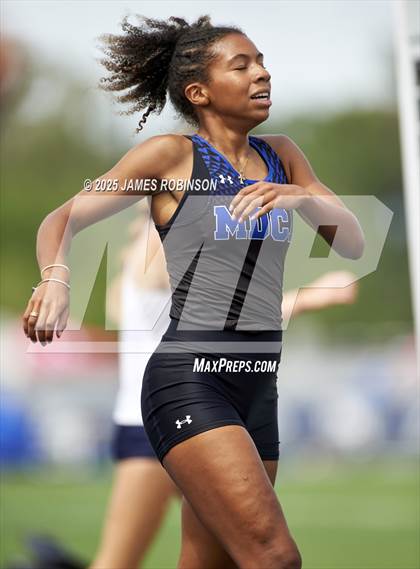 Thumbnail 2 in FHSAA 1A & 3A Finals (4 X 800 Meters) photogallery.