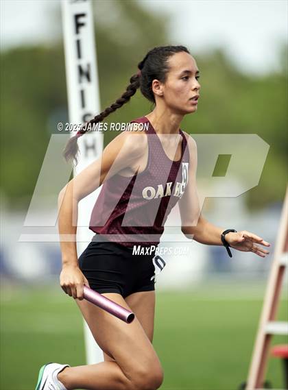 Thumbnail 1 in FHSAA 1A & 3A Finals (4 X 800 Meters) photogallery.