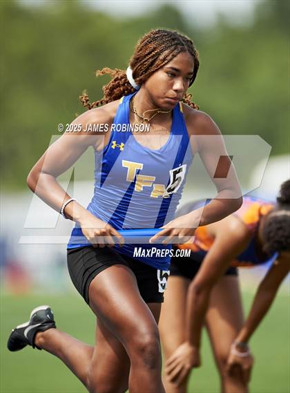 Thumbnail 3 in FHSAA 1A & 3A Finals (4 X 800 Meters) photogallery.