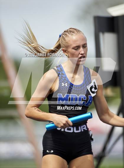 Thumbnail 2 in FHSAA 1A & 3A Finals (4 X 800 Meters) photogallery.