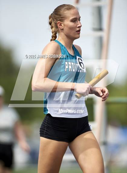 Thumbnail 2 in FHSAA 1A & 3A Finals (4 X 800 Meters) photogallery.