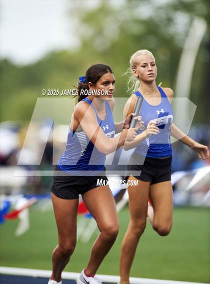 Thumbnail 1 in FHSAA 1A & 3A Finals (4 X 800 Meters) photogallery.