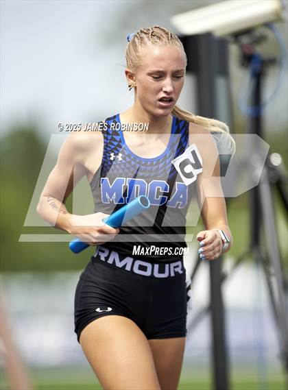 Thumbnail 2 in FHSAA 1A & 3A Finals (4 X 800 Meters) photogallery.