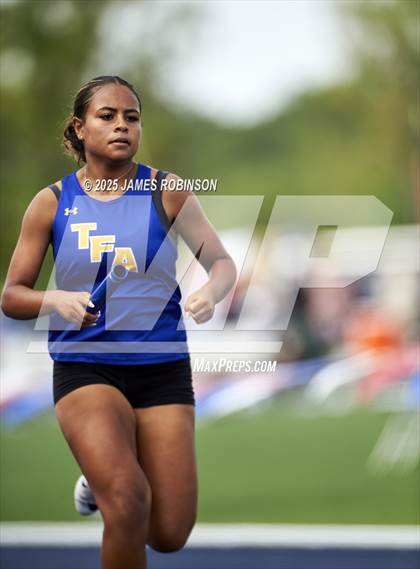 Thumbnail 2 in FHSAA 1A & 3A Finals (4 X 800 Meters) photogallery.