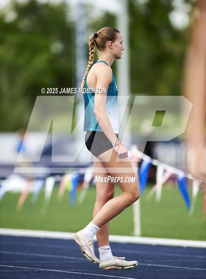 Thumbnail 2 in FHSAA 1A & 3A Finals (4 X 800 Meters) photogallery.