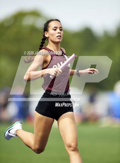 Thumbnail 3 in FHSAA 1A & 3A Finals (4 X 800 Meters) photogallery.