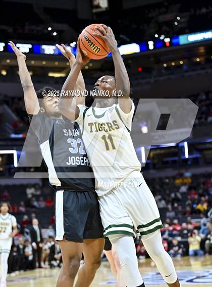 Thumbnail 3 in South Bend Saint Joseph vs. Indianapolis Crispus Attucks (IHSAA 3A Final) photogallery.