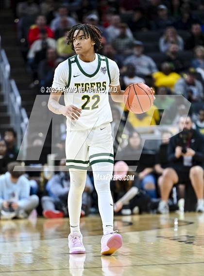 Thumbnail 2 in South Bend Saint Joseph vs. Indianapolis Crispus Attucks (IHSAA 3A Final) photogallery.