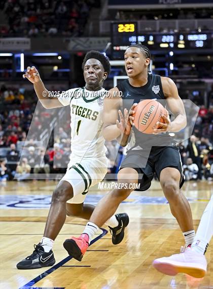 Thumbnail 3 in South Bend Saint Joseph vs. Indianapolis Crispus Attucks (IHSAA 3A Final) photogallery.