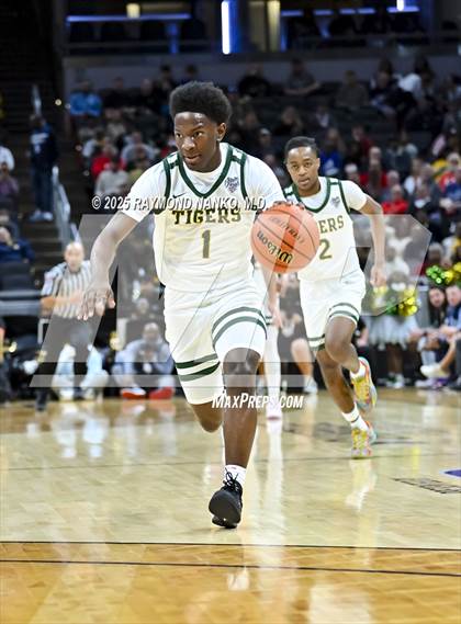 Thumbnail 3 in South Bend Saint Joseph vs. Indianapolis Crispus Attucks (IHSAA 3A Final) photogallery.