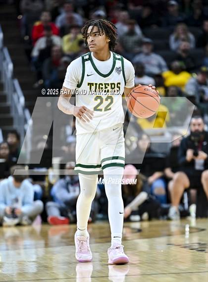 Thumbnail 3 in South Bend Saint Joseph vs. Indianapolis Crispus Attucks (IHSAA 3A Final) photogallery.