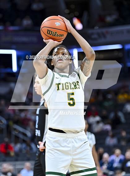 Thumbnail 3 in South Bend Saint Joseph vs. Indianapolis Crispus Attucks (IHSAA 3A Final) photogallery.