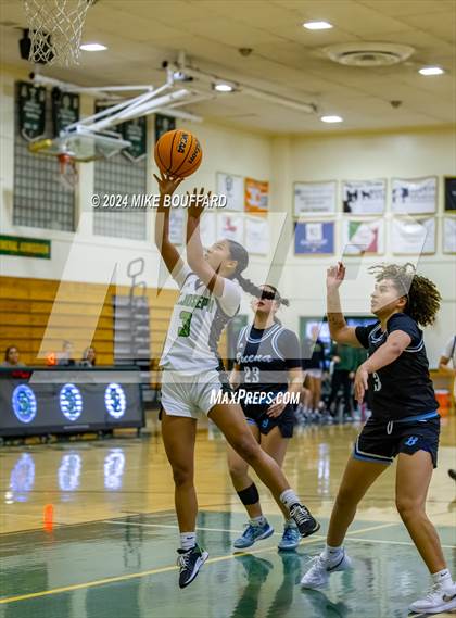 Thumbnail 3 in St. Joseph vs. Buena (Santa Barbara Tournament of Champions) photogallery.